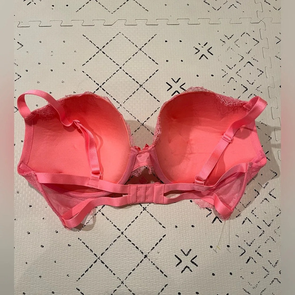 Victoria’s Secret Coral Pink Shimmer Floral Lace‎ Crystal Bow Push up bra - Picture 3 of 5